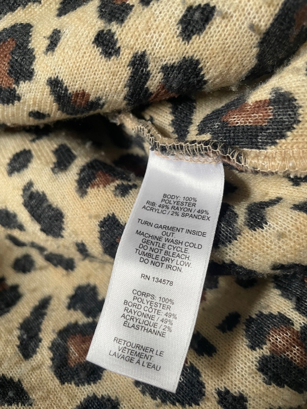 Vineyard Vines Leopard Sherpa Pullover in Cream, Black & Red - Picture 10 of 14